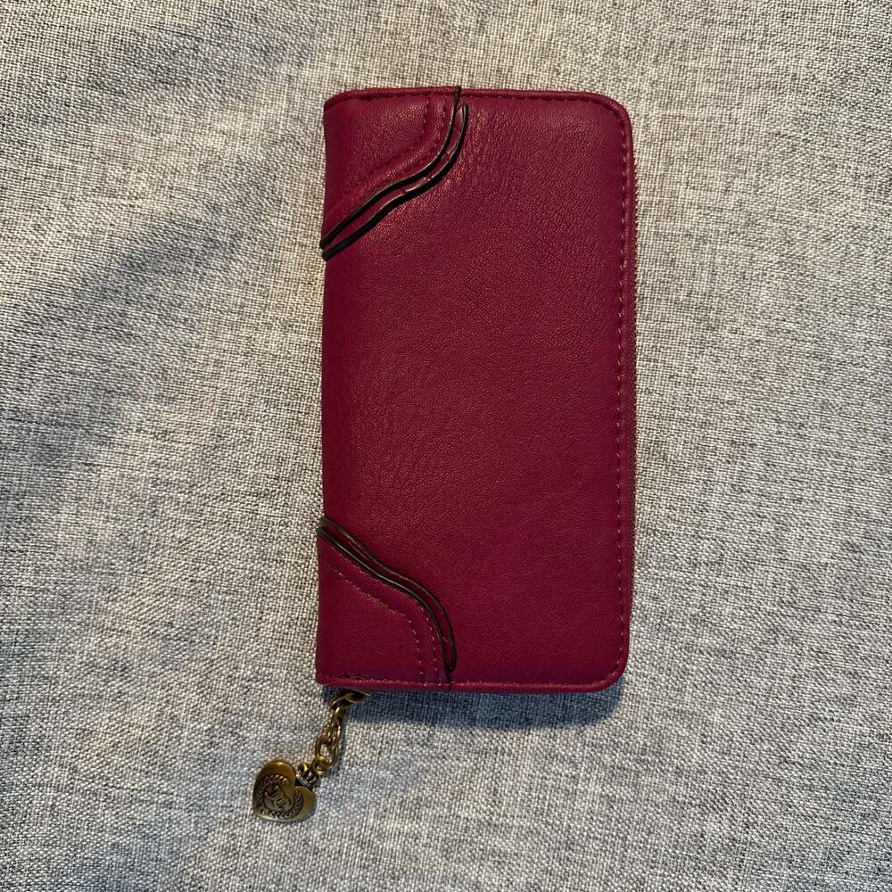 Juicy Couture Juicy Romance Gusset Single Zip Wallet in Plum Berry - Picture 2 of 3